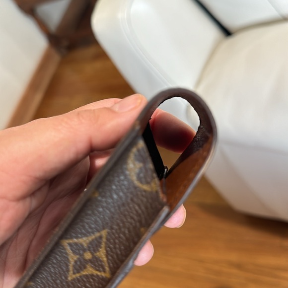 Authentic LV pouch. - Picture 15 of 16